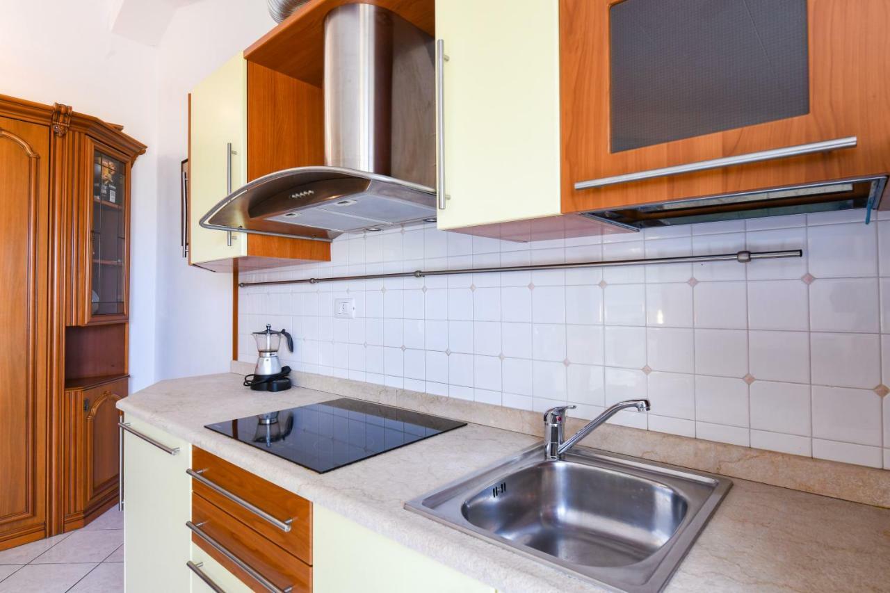 Sarno Apartments Caravaggio Sirmione Eksteriør bilde