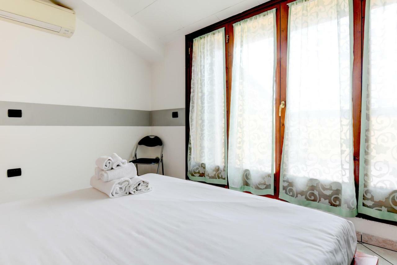 Sarno Apartments Caravaggio Sirmione Eksteriør bilde